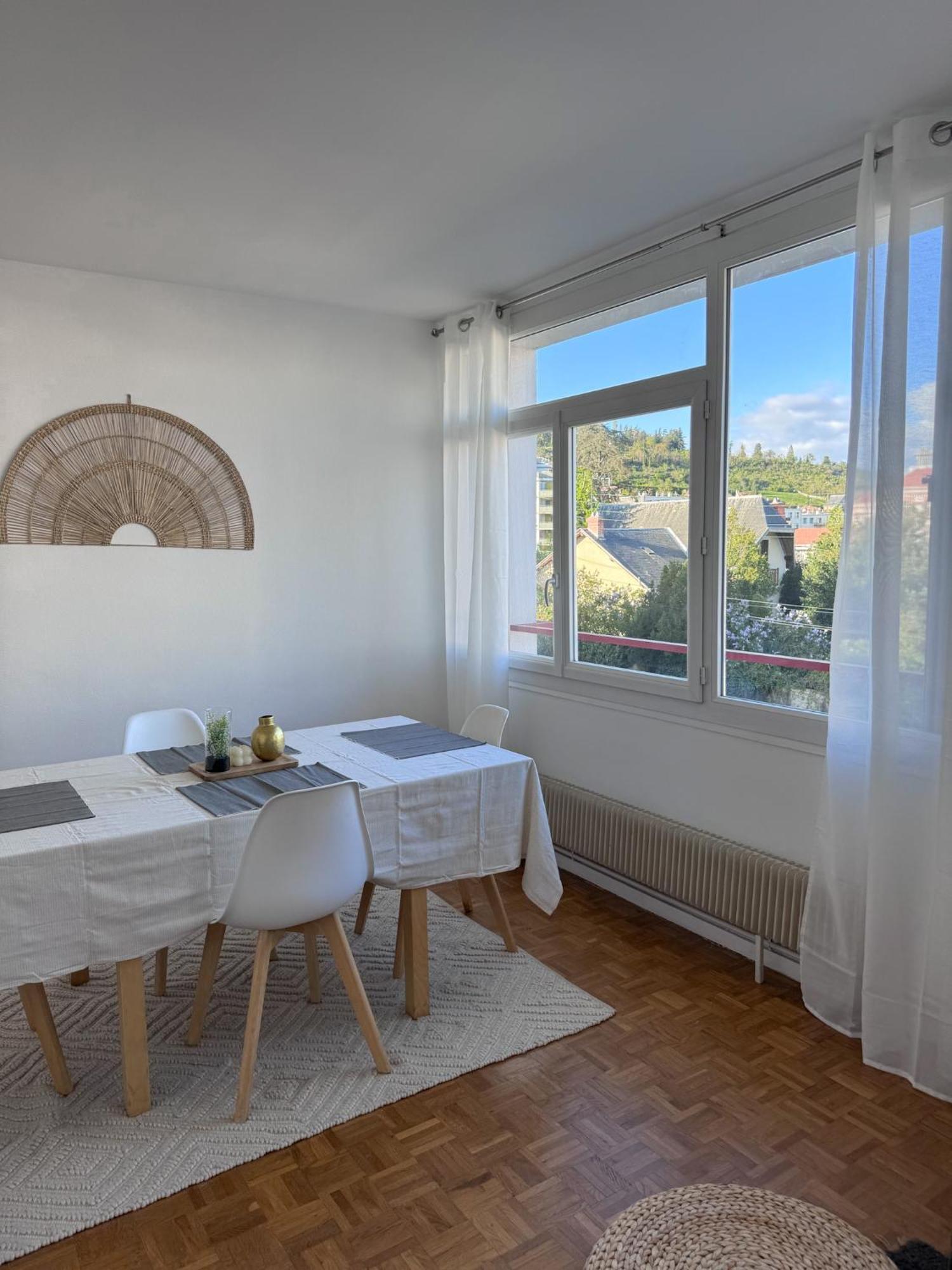 Appartement Vue Parc Montjuzet Avec Garage Clermont-Ferrand